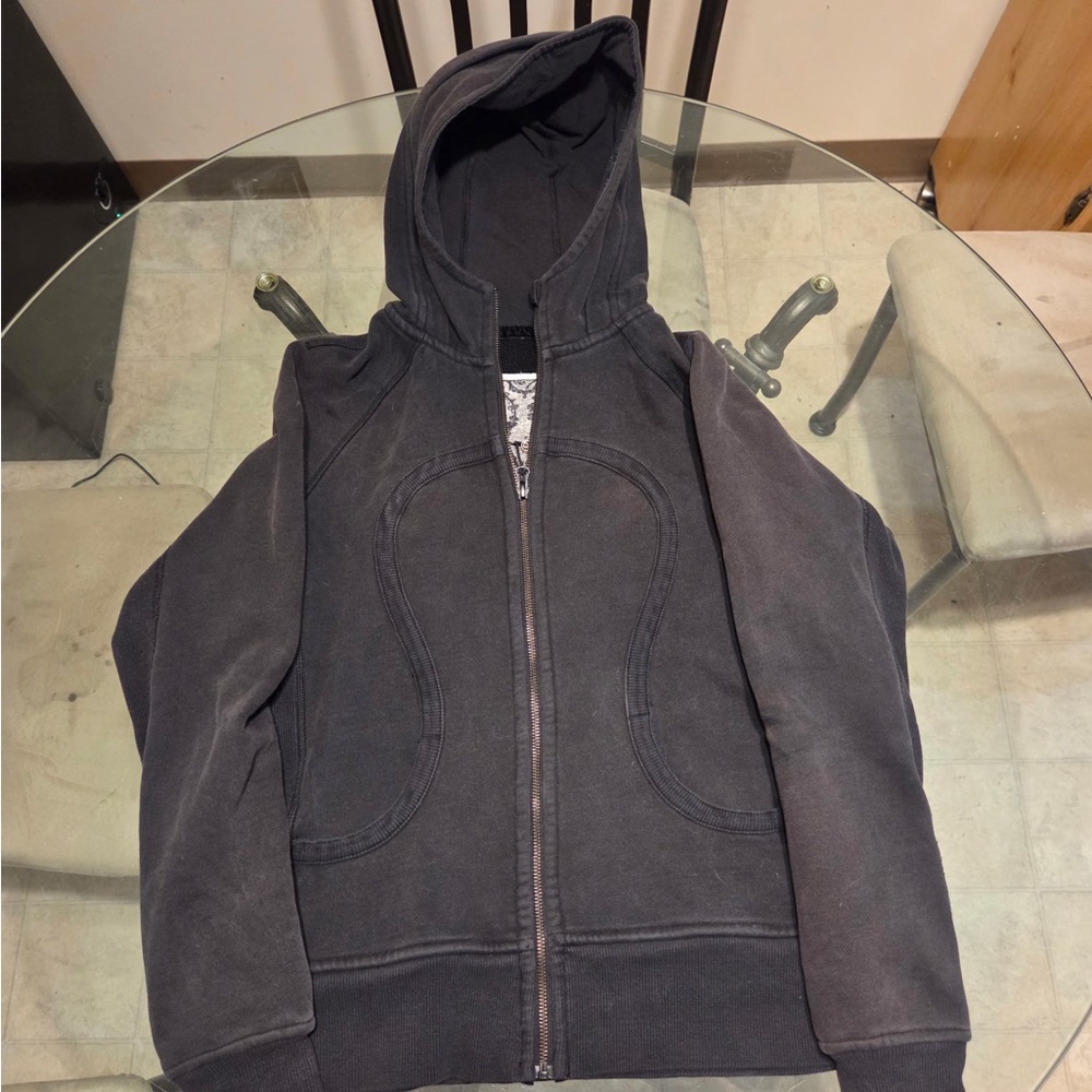Women’s Lululemon hoodie